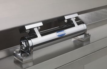 (Hingeechtermannlidopensmall)