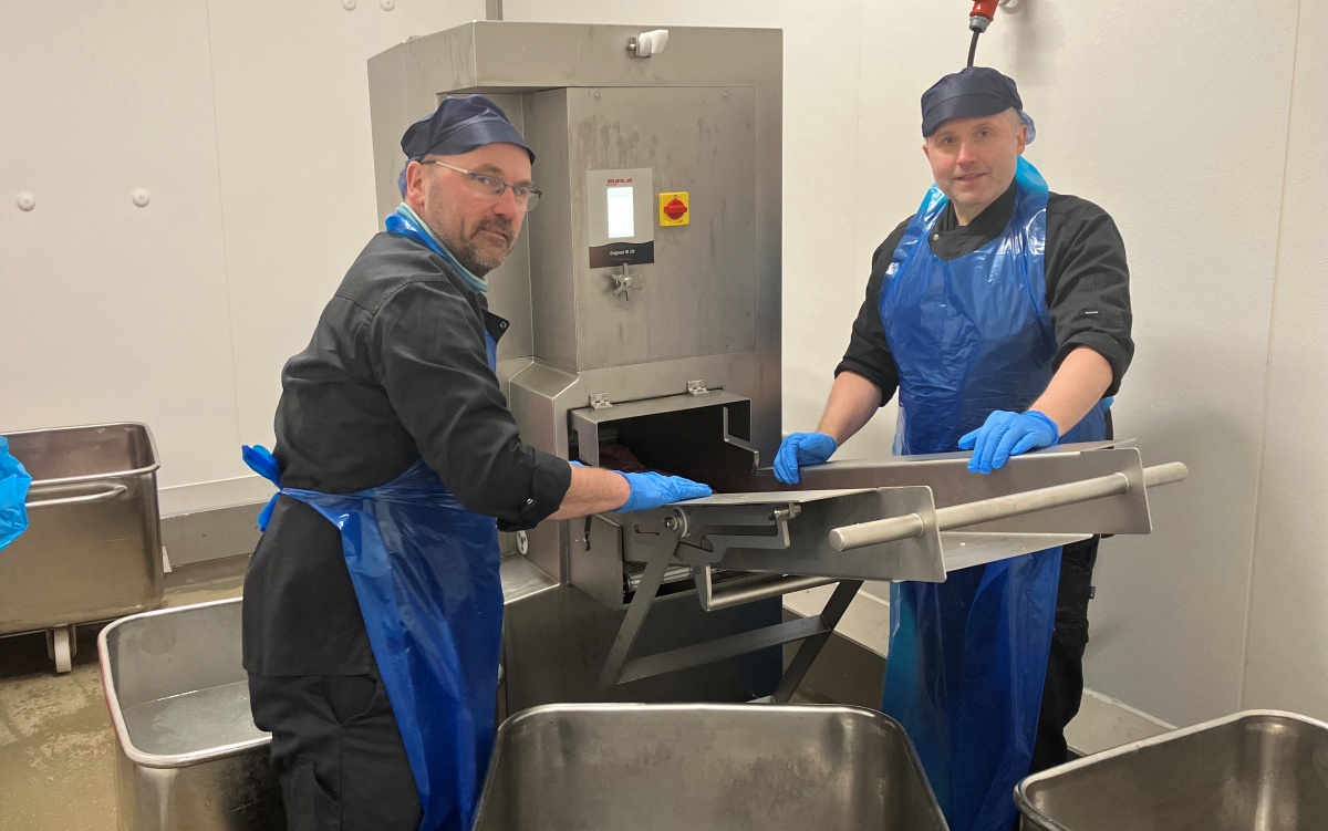 Slagtermester Søren Lauritsen og pølsemager Torben Hansen 